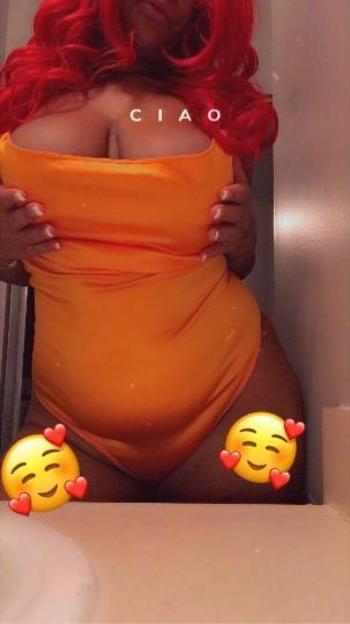 Strawberry, 25  female escort, South Bend