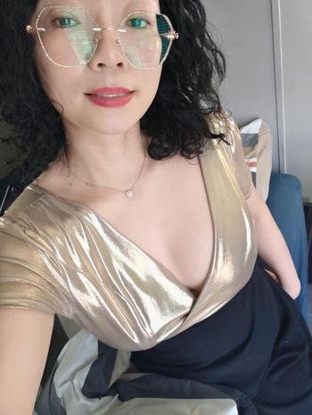 JoannaChan, 45  female escort, South Bend