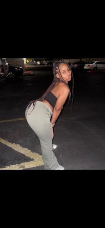 Red Hott, 24  female escort, South Bend