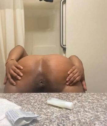 DESIRABLE, 21  female escort, South Bend