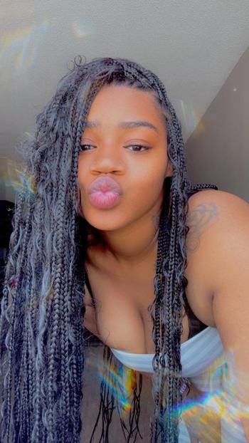 Juicy , 23  female escort, South Bend