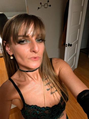 574-382-9449, 32  female escort, South Bend