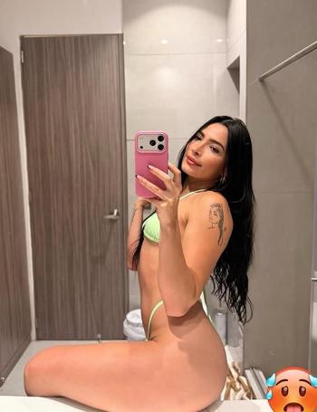 Julieta, 24  female escort, South Bend
