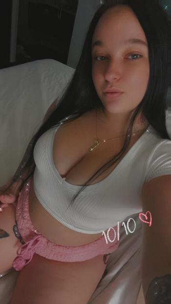 Queen , 24  female escort, South Bend